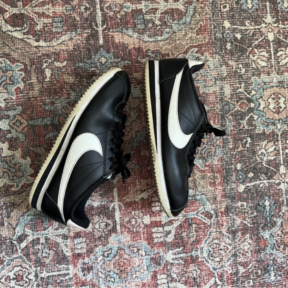 Nike Cortez - Women’s 9